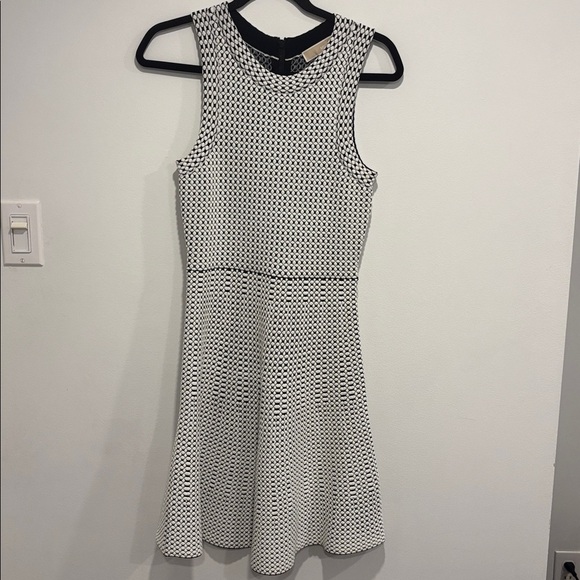 MICHAEL Michael Kors Black and White Textured Dress - Picture 3 of 15